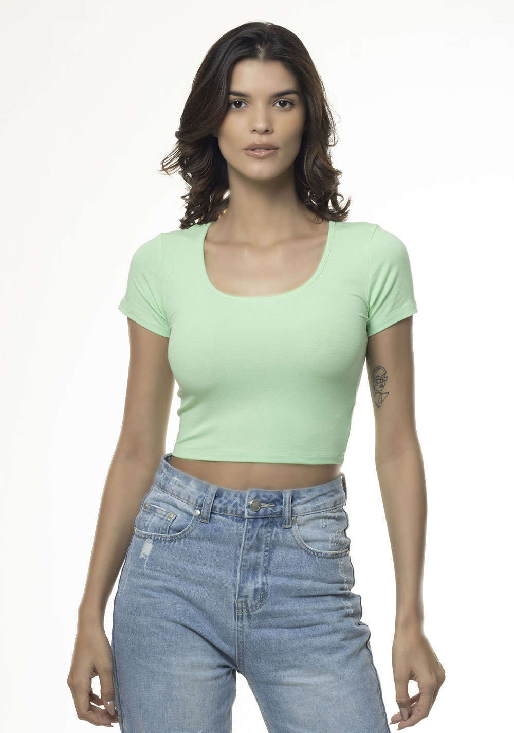 Bolivia 123 - Mujer Camisetas diseños únicos de marcas reconocidas. Tela  algodón, tallas s, m, l, color blanco. Precio: 90 bs. Envío a domicilio.